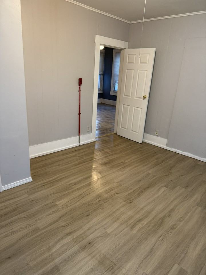 59 Tyler St - Photo 6 of 11