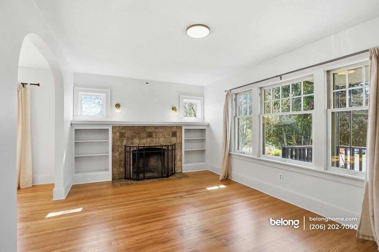 4302 Woodlawn Ave N - Photo 2 of 22