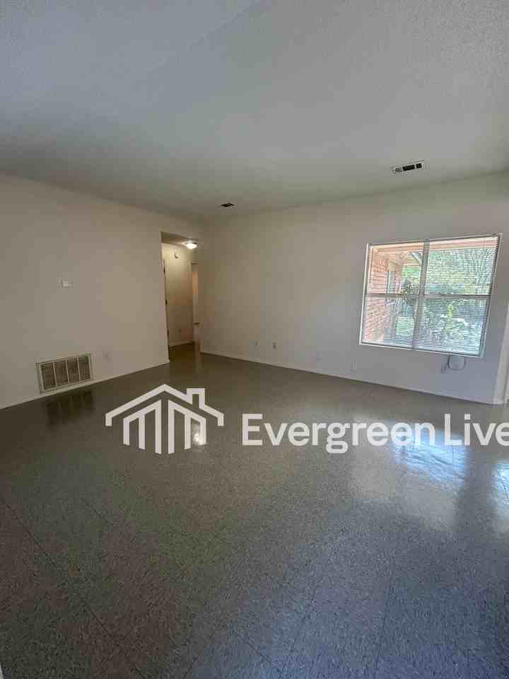 45 Arva Ct - Photo 2 of 23