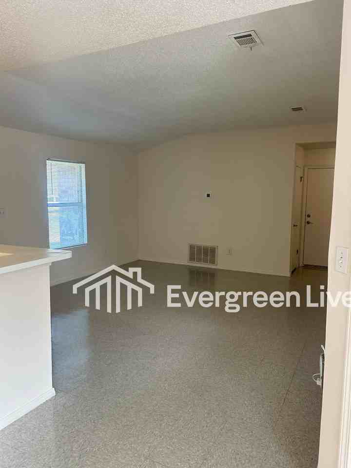 45 Arva Ct - Photo 4 of 23