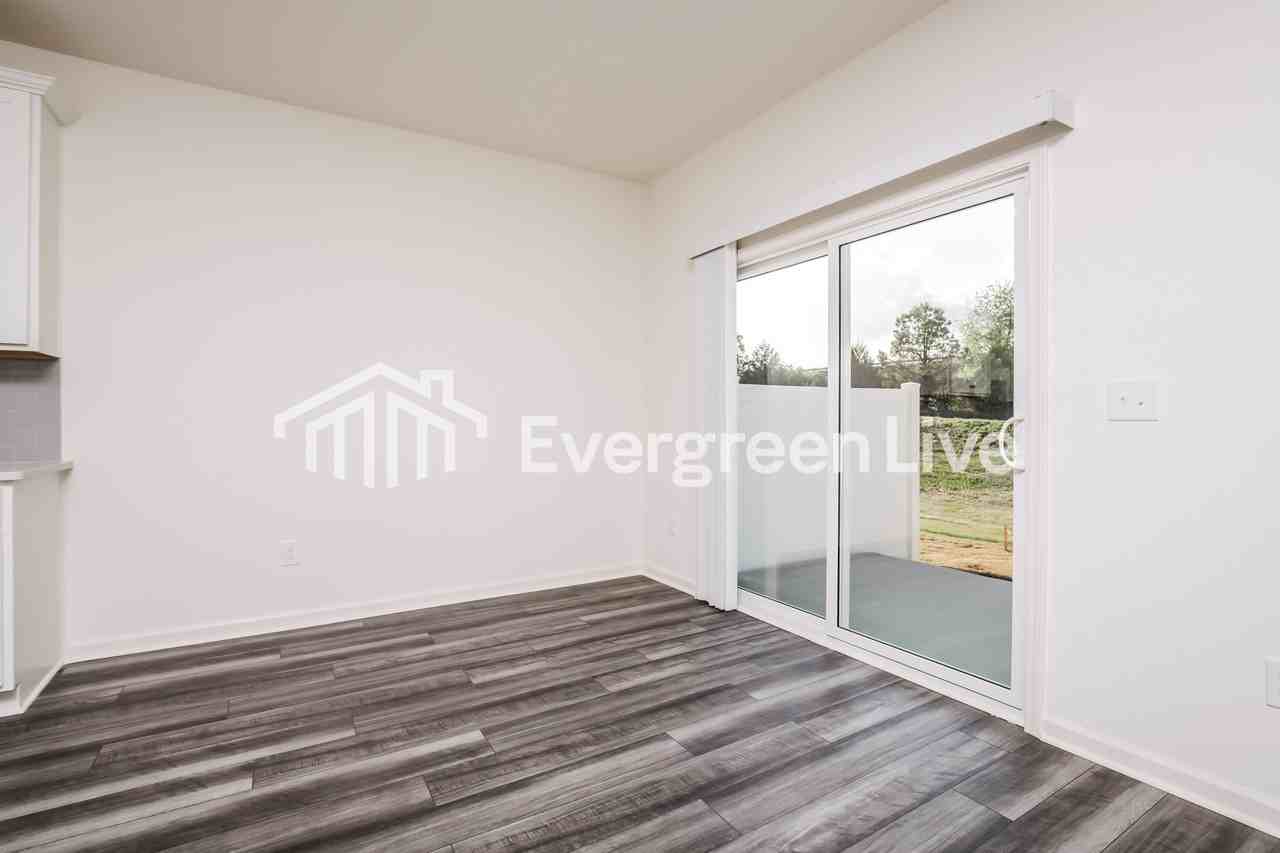 1400 Solace Way - Photo 4 of 15