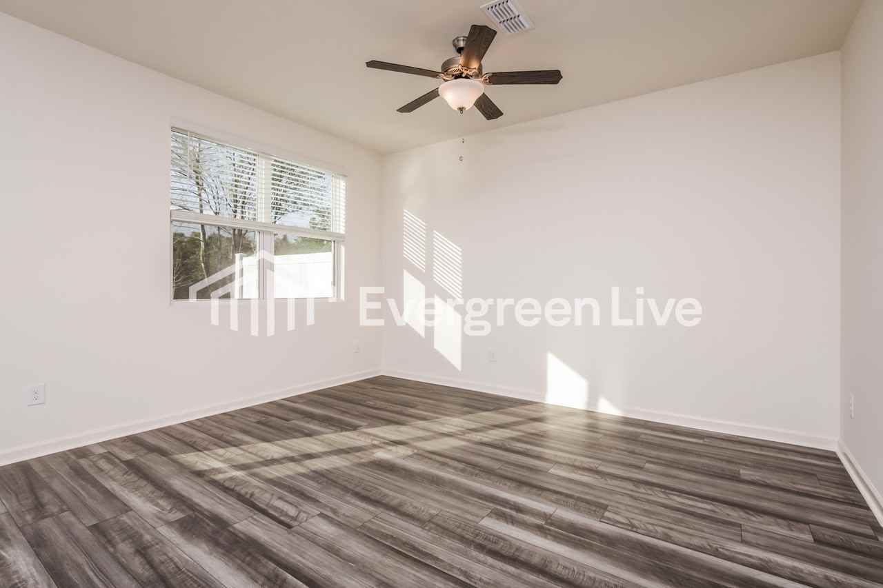 1414 Solace Wy - Photo 2 of 15