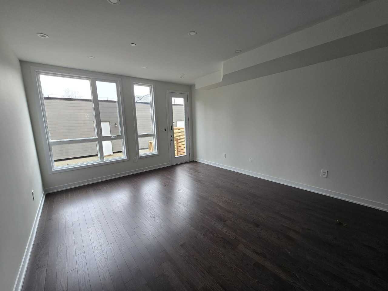 434 Lawrence Heights Way - Photo 3 of 7