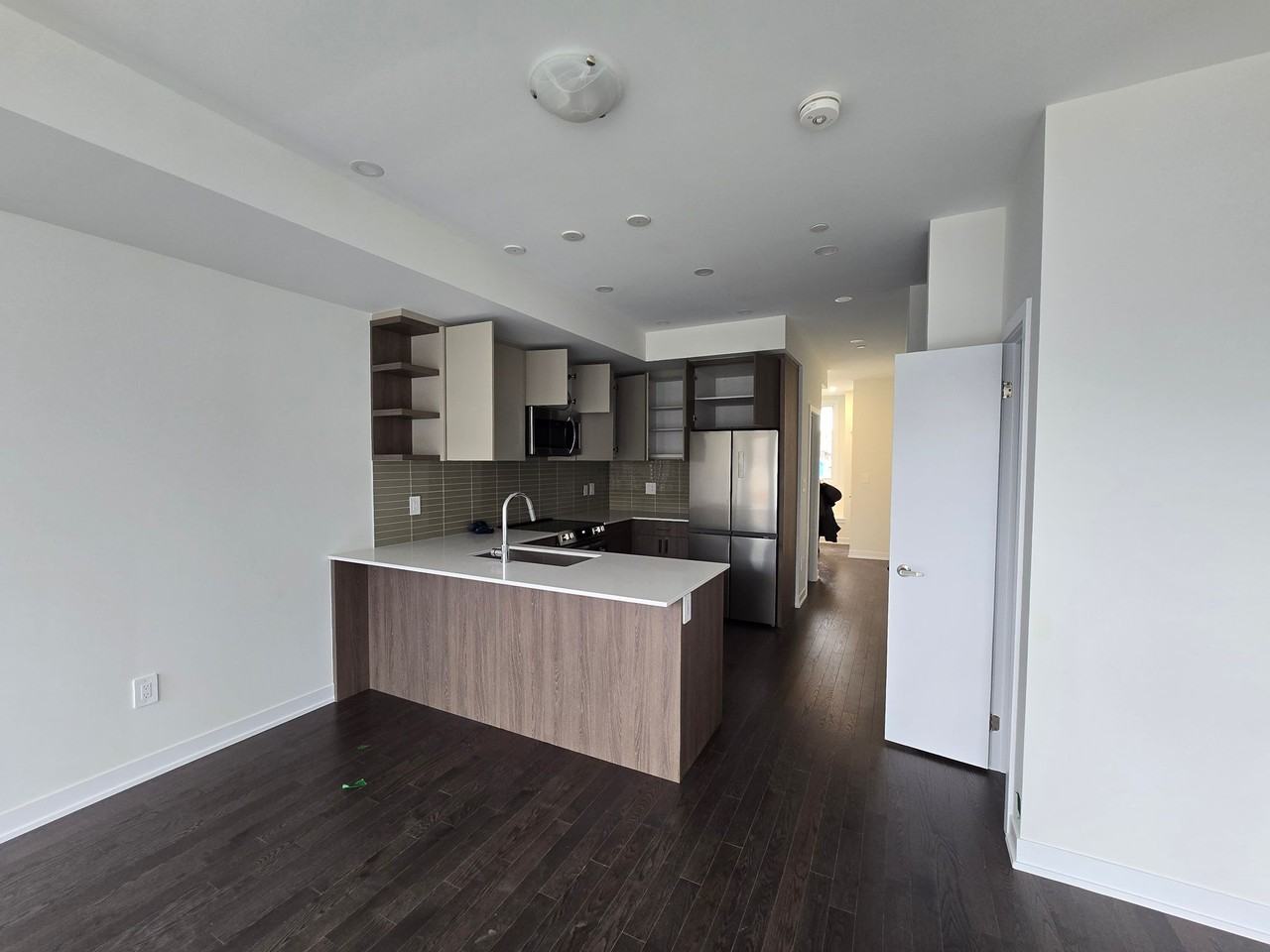 434 Lawrence Heights Way - Photo 2 of 7