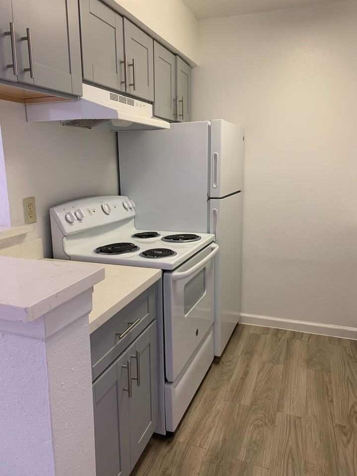 Emerald Cove Apartments - Photo 2 of 38