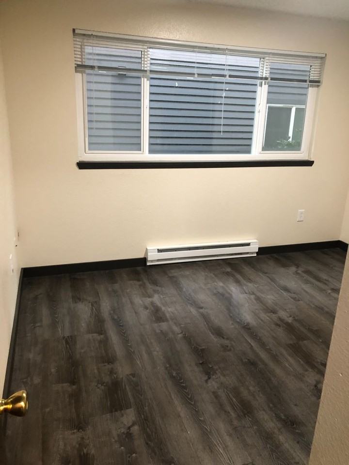 University West - Photo 5 of 11
