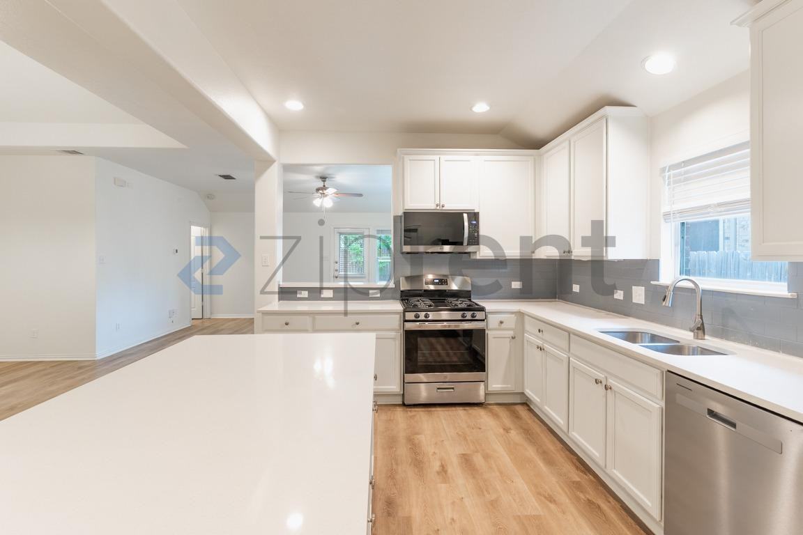 232 Strawberry Blonde Dr - Photo 7 of 29