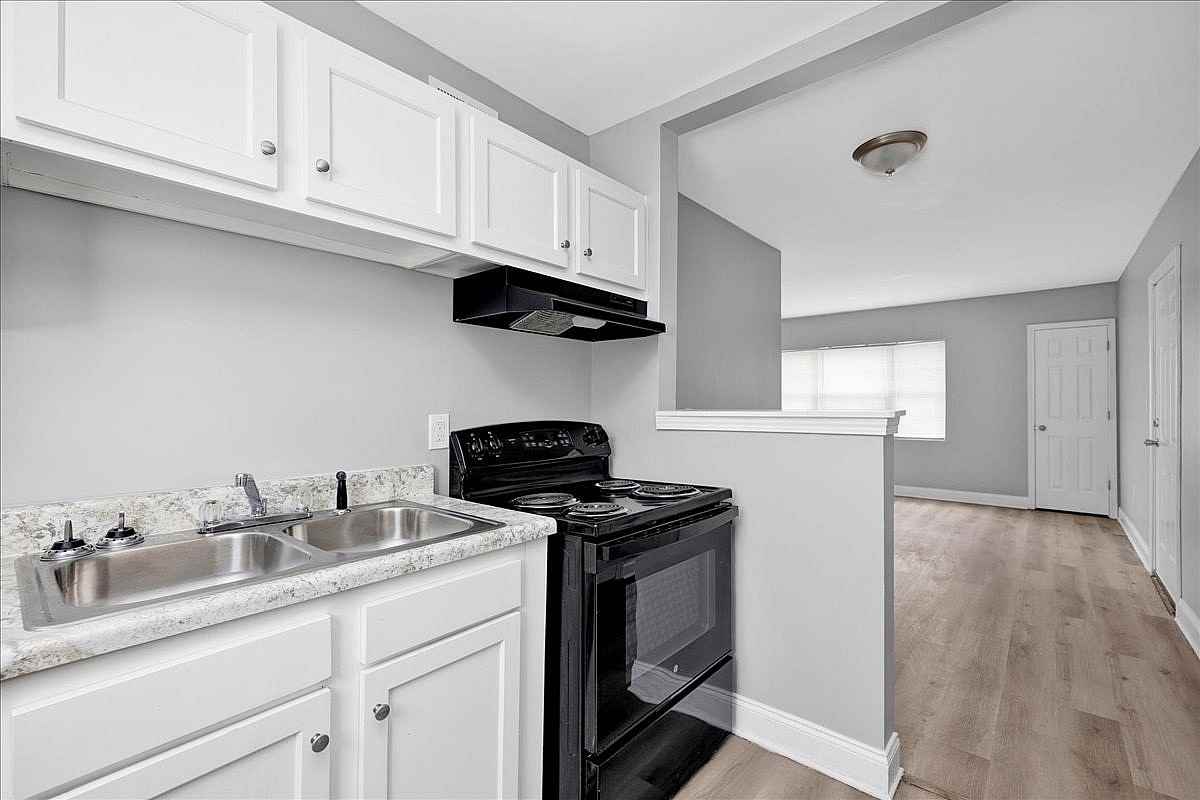 Pointe Arlington - Photo 2 of 31