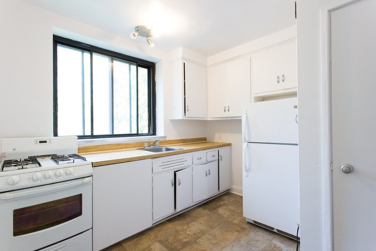 6001 Ch De La Côte-Saint-Luc — photo 3