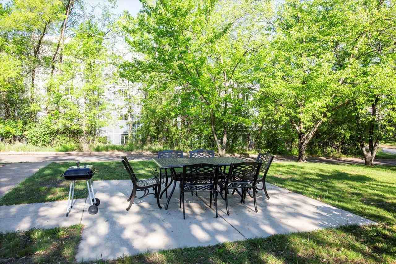 Brittany Court Apartments | Convenient Menomonie Living - Photo 5 of 9