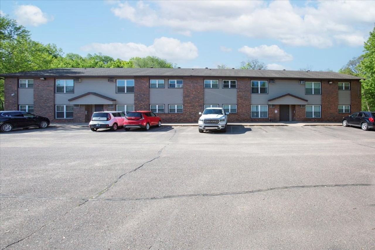 Brittany Court Apartments | Convenient Menomonie Living - Photo 2 of 42