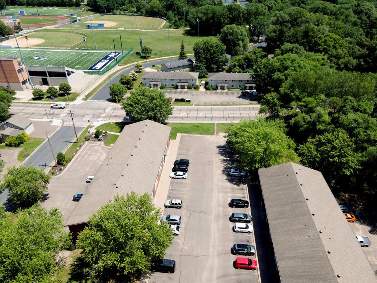 Brittany Court Apartments | Convenient Menomonie Living - Photo 3 of 42