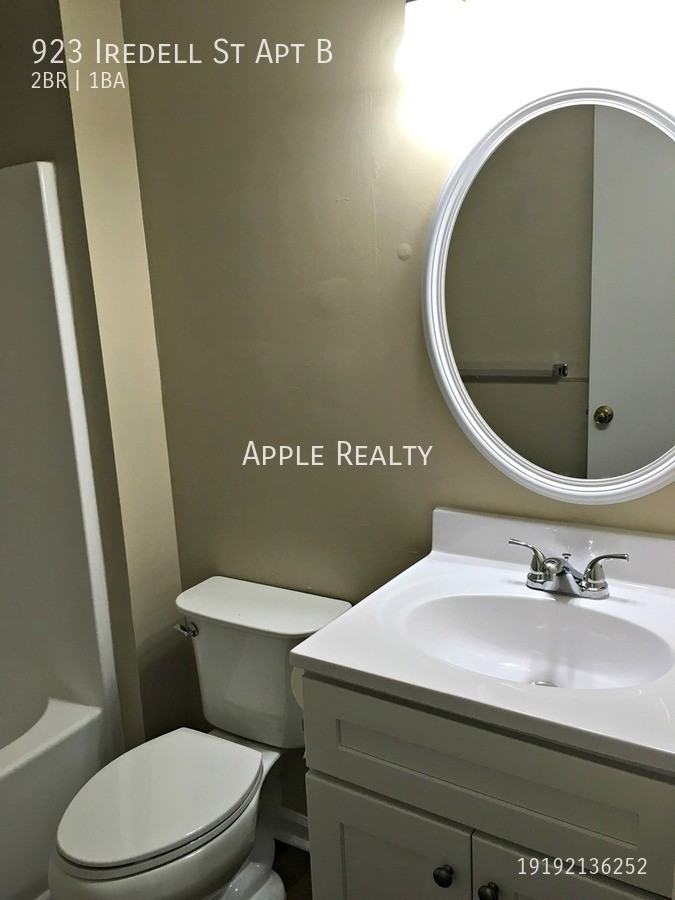 923 Iredell St Apt B #b - Photo 4 of 10