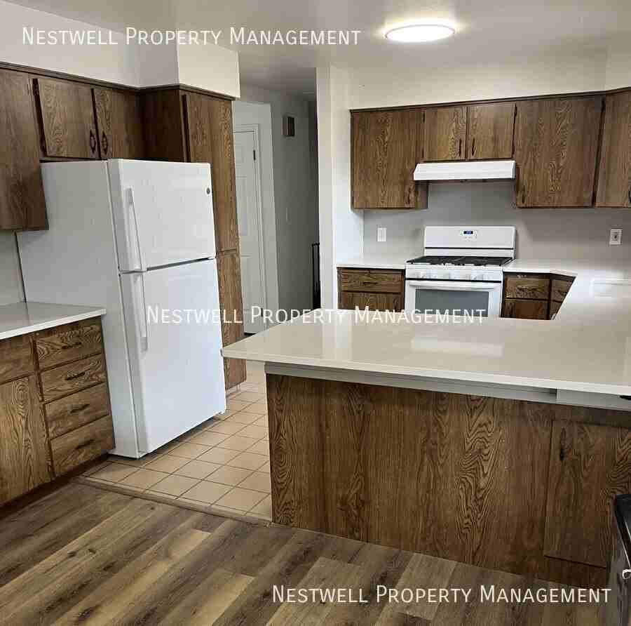 893 W 1500 N - Photo 2 of 34