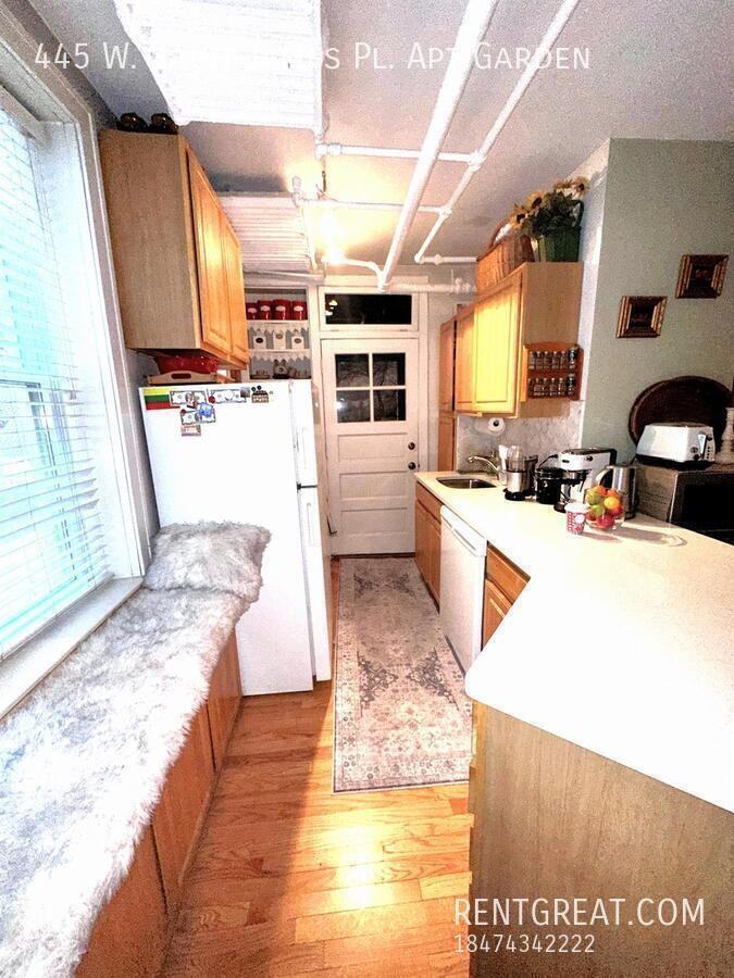 445 W. Saint James Pl. Apt Garden - Photo 3 of 14