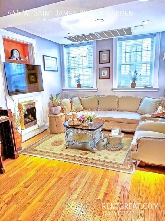 445 W. Saint James Pl. Apt Garden - Photo 5 of 14