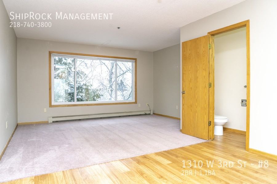 1310 W 3rd St #8 - Photo 3 of 11