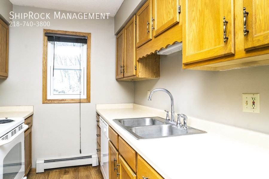 1310 W 3rd St #8 - Photo 4 of 11