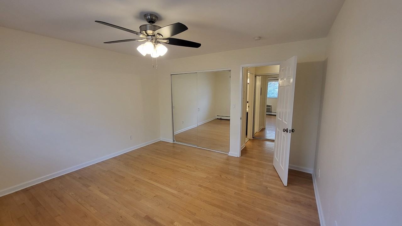 235 Henry Ave #11L - Photo 2 of 11