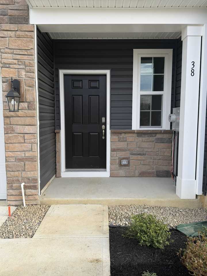 38 Roberts Dr #1 - Photo 3 of 35