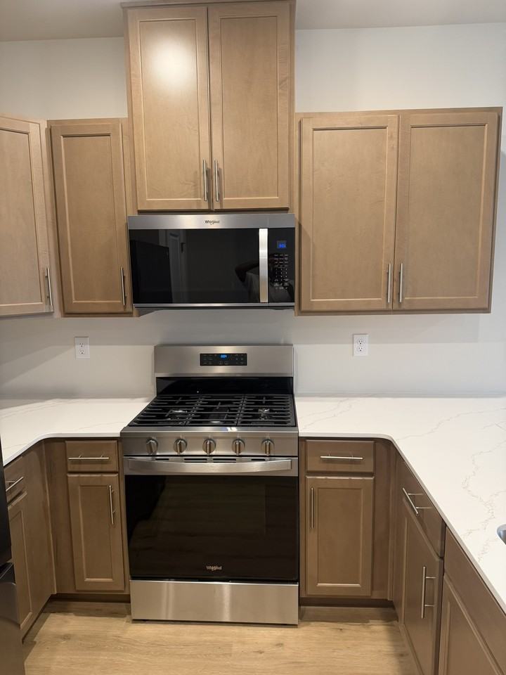 38 Roberts Dr #1 - Photo 7 of 35