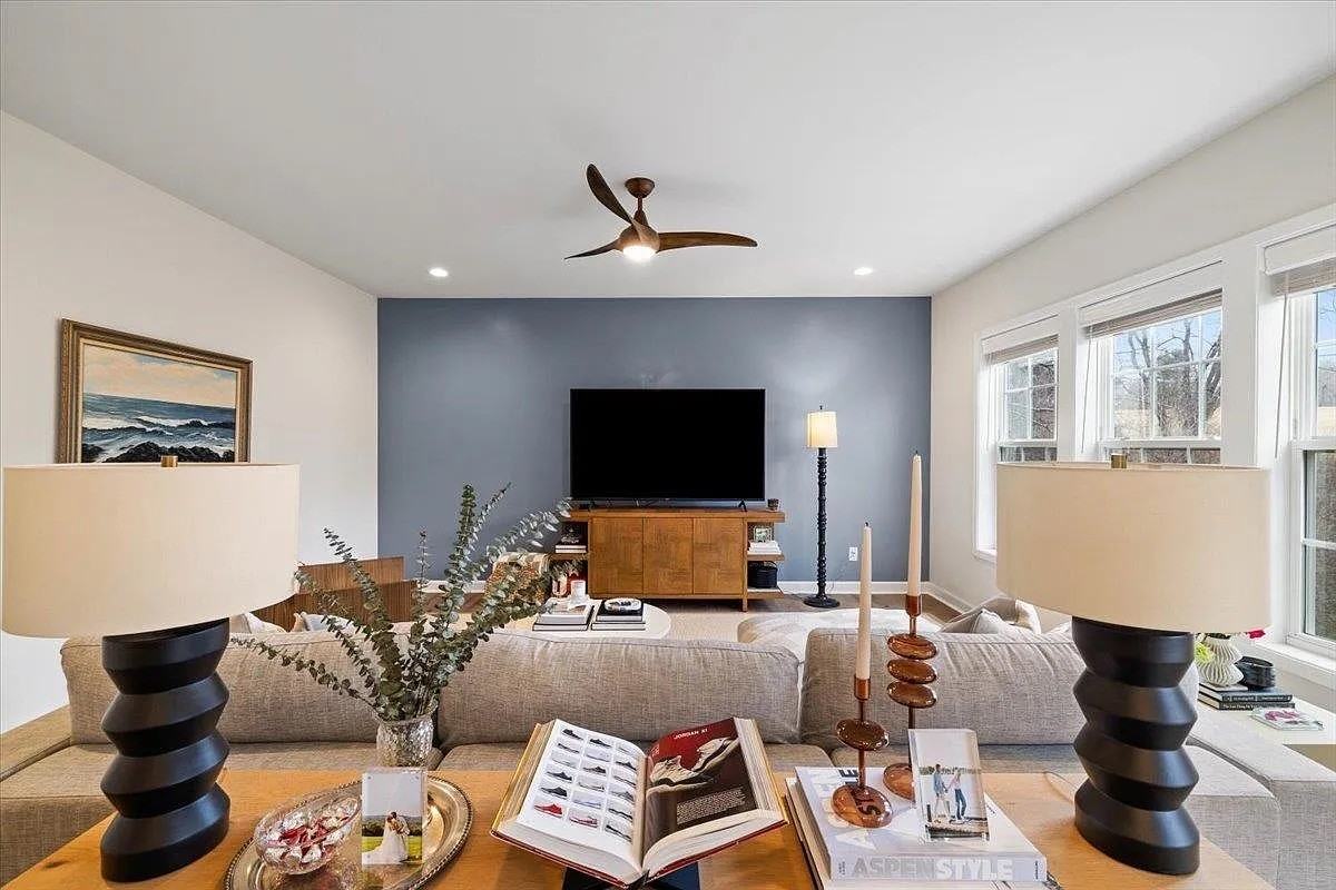 840 Jefferson Cir #NA - Photo 3 of 39