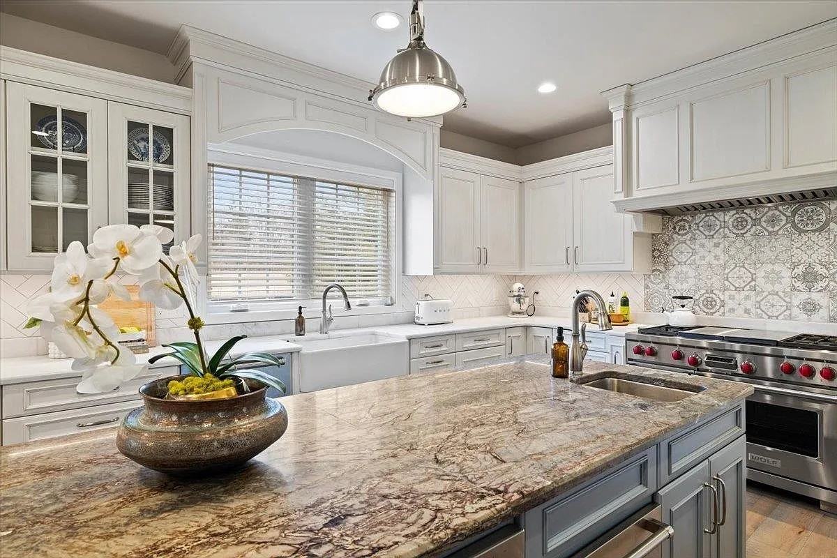 840 Jefferson Cir #NA - Photo 5 of 39