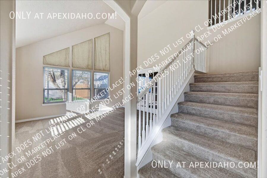 2554 E Green Canyon Dr - Photo 4 of 50