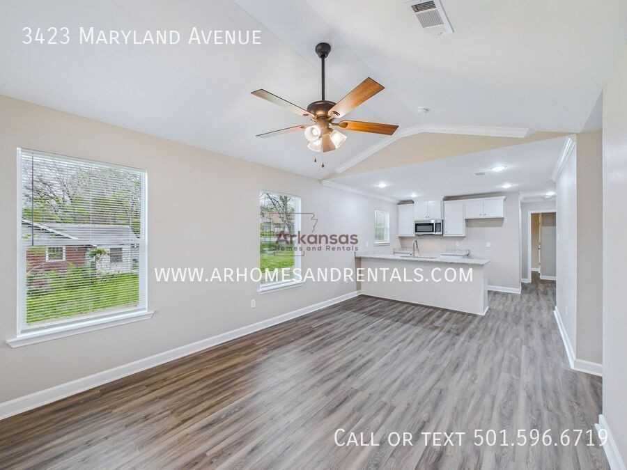 3423 Maryland Ave - Photo 3 of 12