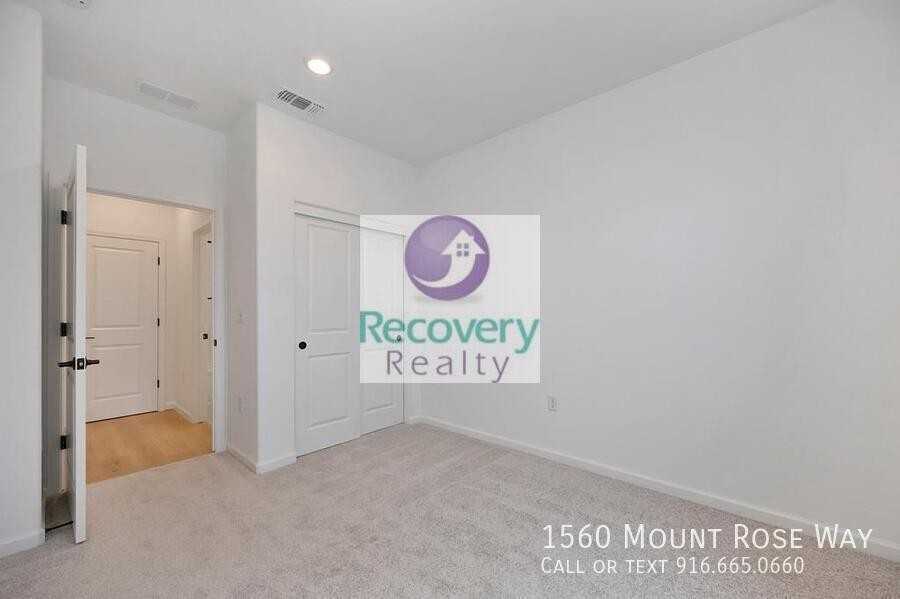 1560 Mount Rose Ln - Photo 6 of 29