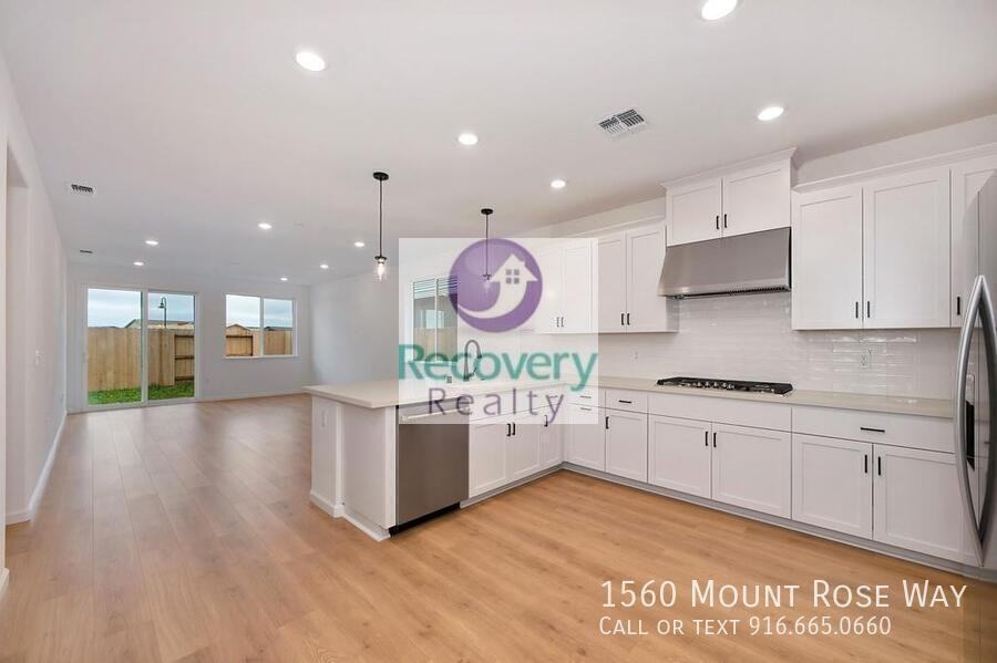 1560 Mount Rose Ln - Photo 7 of 29