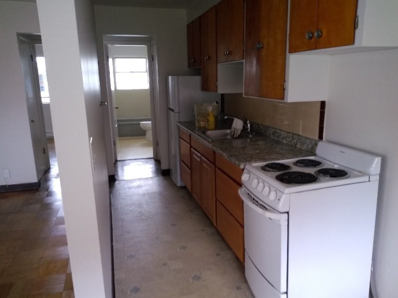 1741 S Hanford St #4 - Photo 4 of 13