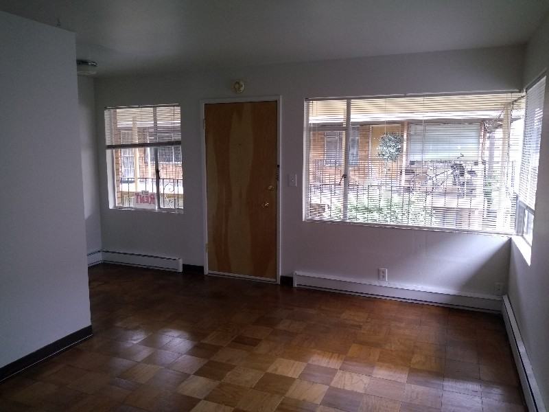 1741 S Hanford St #4 - Photo 6 of 13