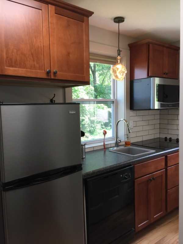 606 Ray Ave - Photo 2 of 31