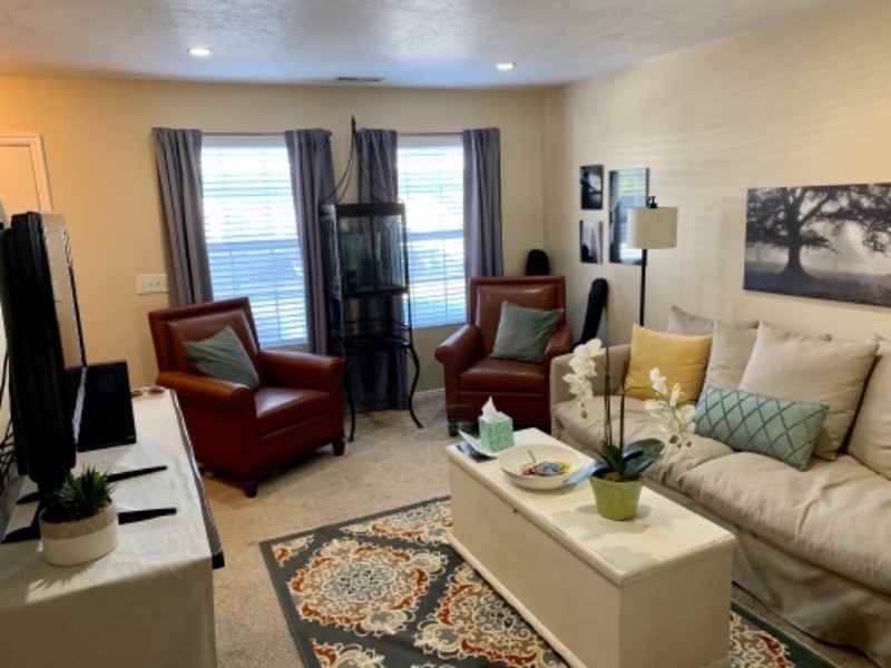 1784 E Kiera Ct - Photo 3 of 50