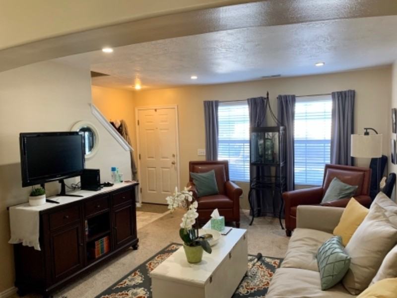 1784 E Kiera Ct - Photo 4 of 50