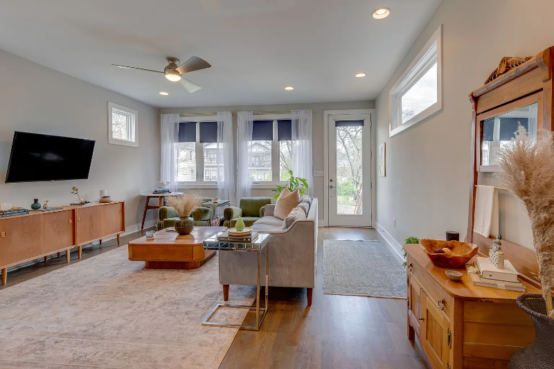 312 Prince Ave #A - Photo 3 of 26