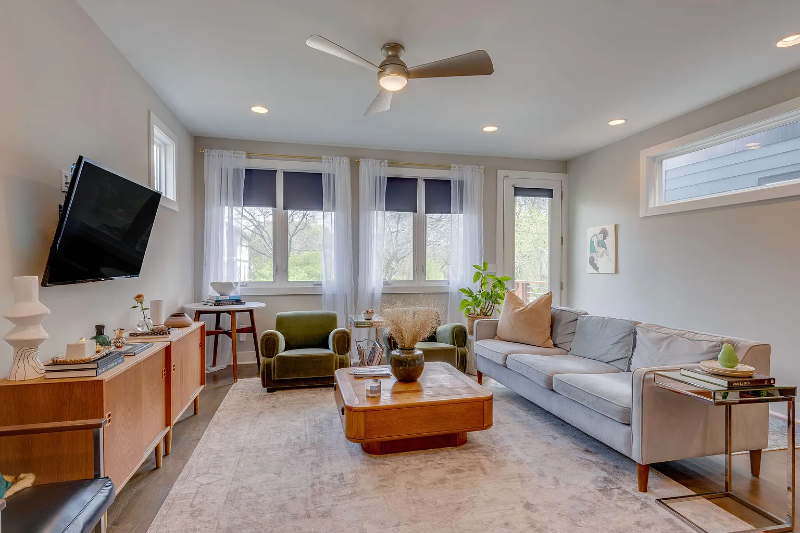 312 Prince Ave #A - Photo 4 of 26