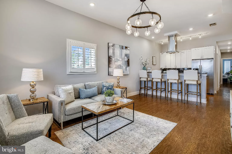 2000 D St Ne - Photo 3 of 5