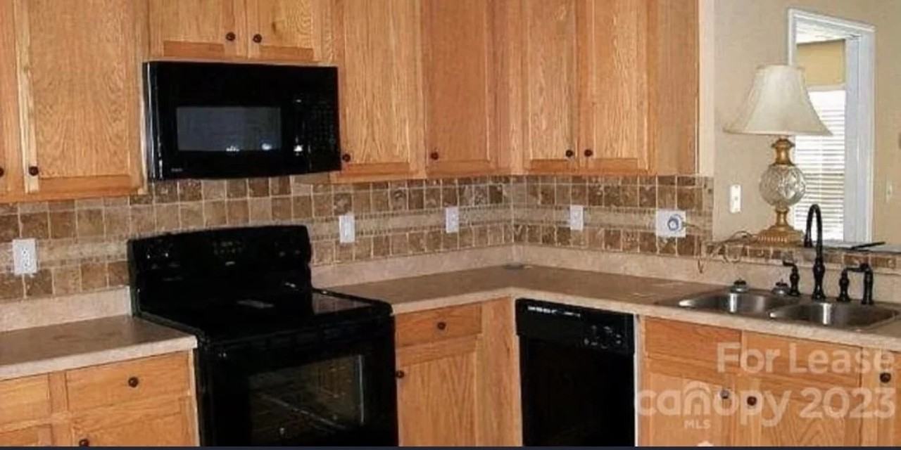 5020 Deerton Rd - Photo 3 of 5