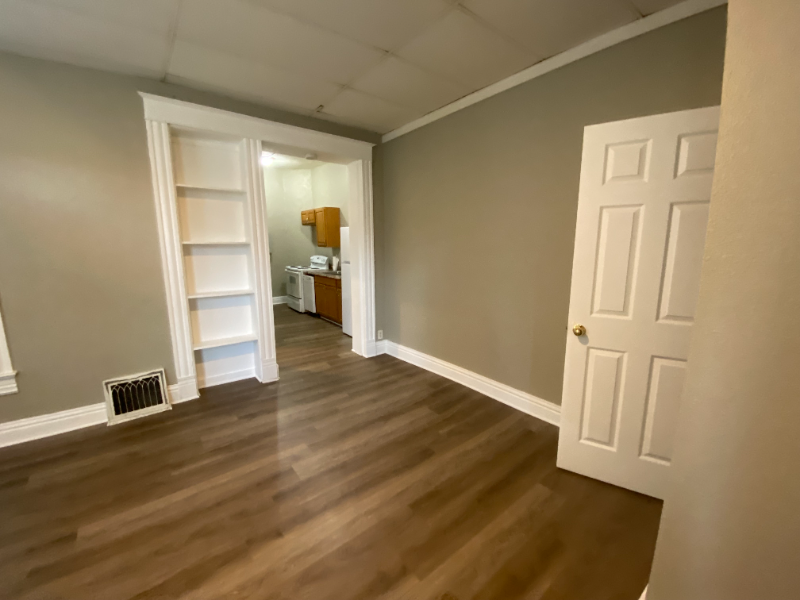 901 W 6th St #A - Photo 2 of 9