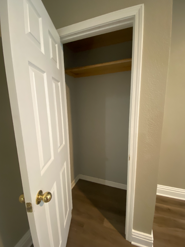 901 W 6th St #A - Photo 4 of 9