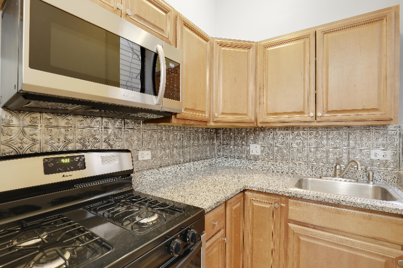 1726 N Sedgwick St #1R - Photo 4 of 6