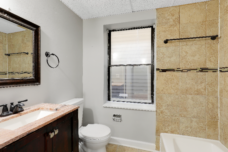 1726 N Sedgwick St #1R - Photo 6 of 6