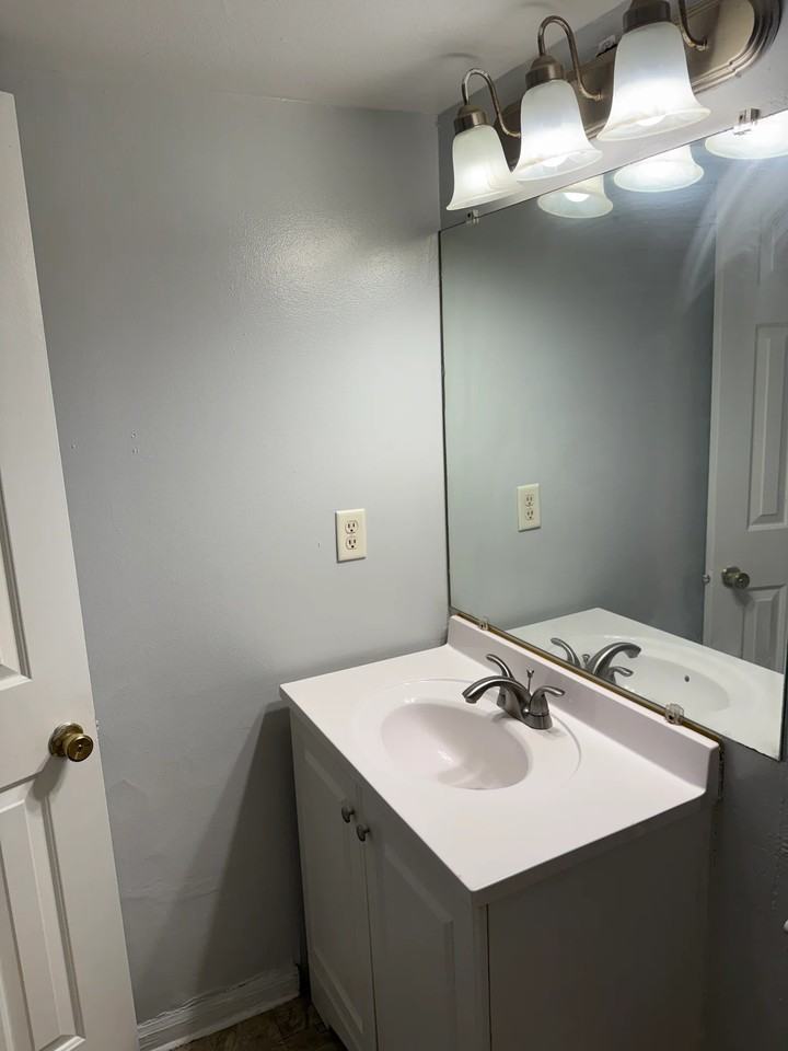 4818 Javelin Dr #5 - Photo 3 of 8