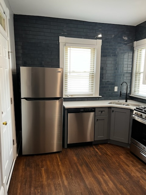 382 Wyandotte Ave - Photo 2 of 25