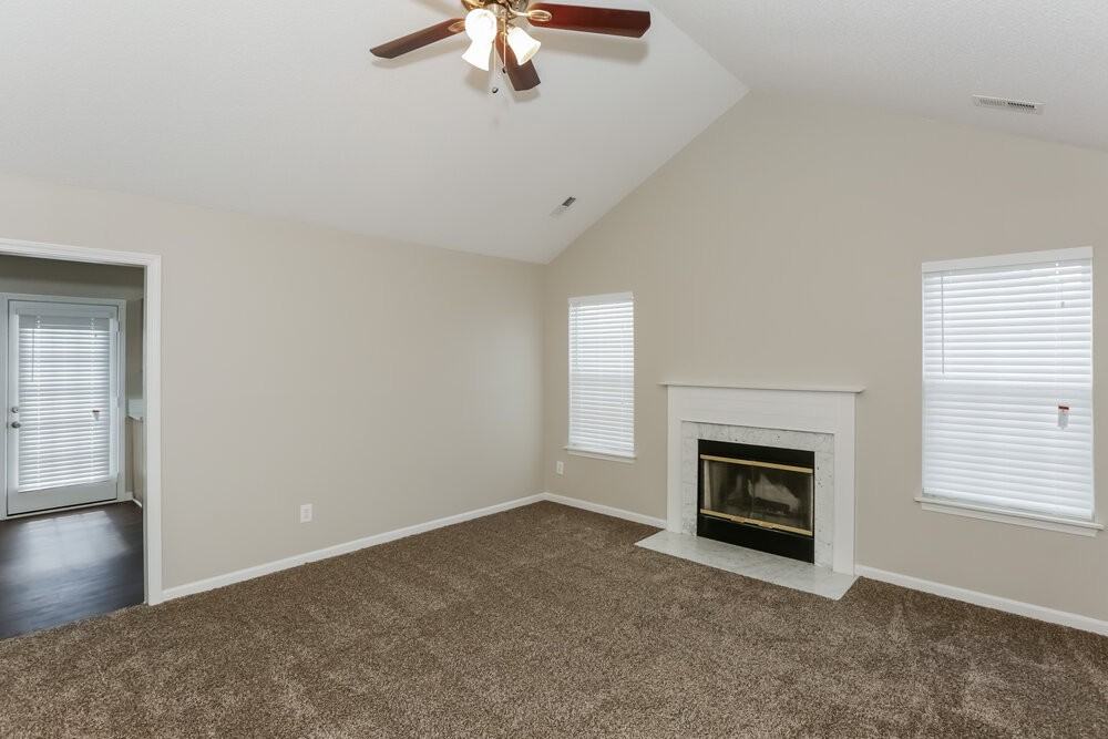 8303 Hornwood Ct - Photo 3 of 12