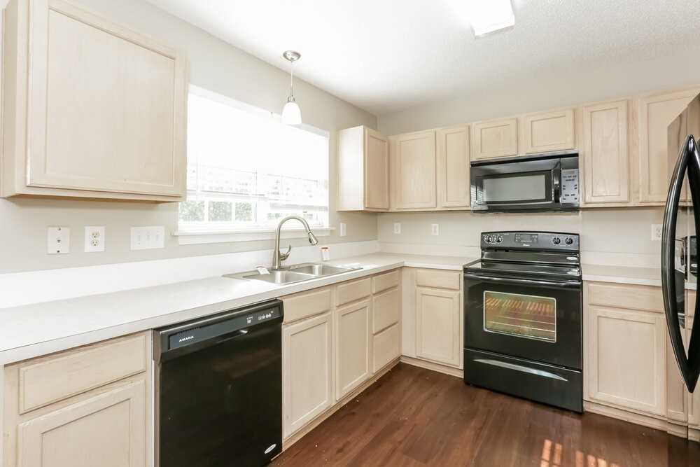 8303 Hornwood Ct - Photo 5 of 12