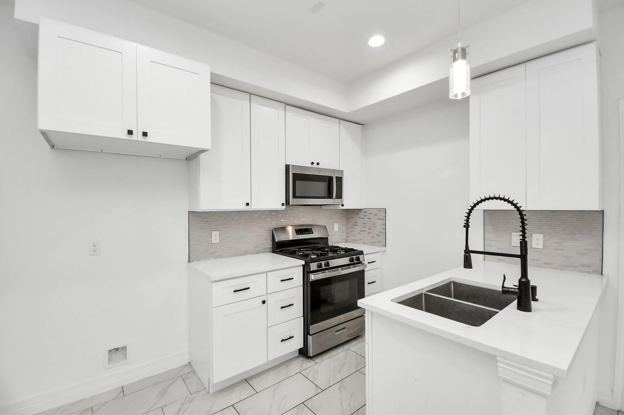 9003 Grand Prairie Drive - Photo 2 of 10