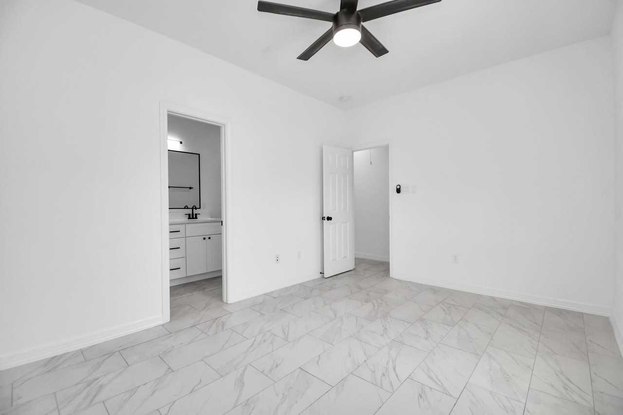 9003 Grand Prairie Drive - Photo 5 of 10